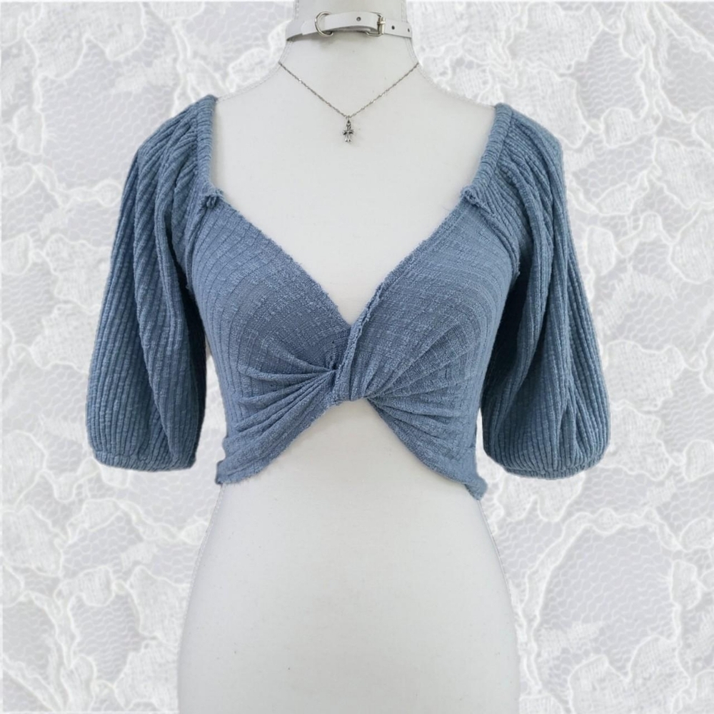NWT Urban Outfitters Blue boho textured twist front crop top XS
